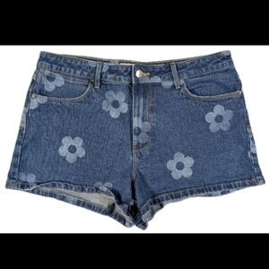 Women's Size 10 Wrangler Mid-rise Vintage Short Floral Denim